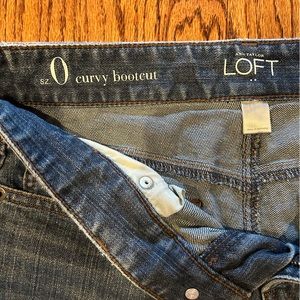 Ann Taylor Loft Curvy Bootcut Jeans - size 0
